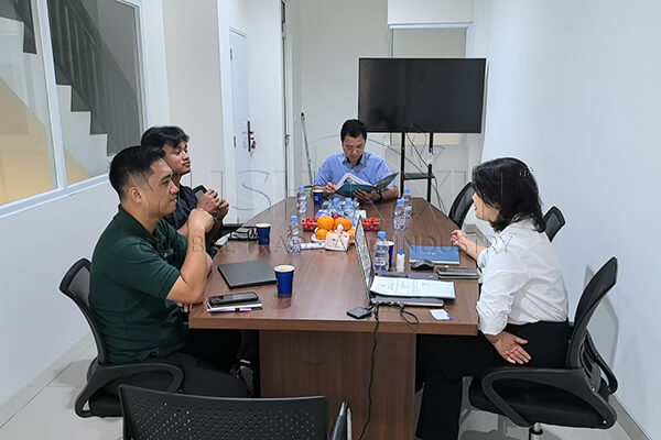 Un investisseur indonésien visite la succursale étrangère de YUSHUNXIN