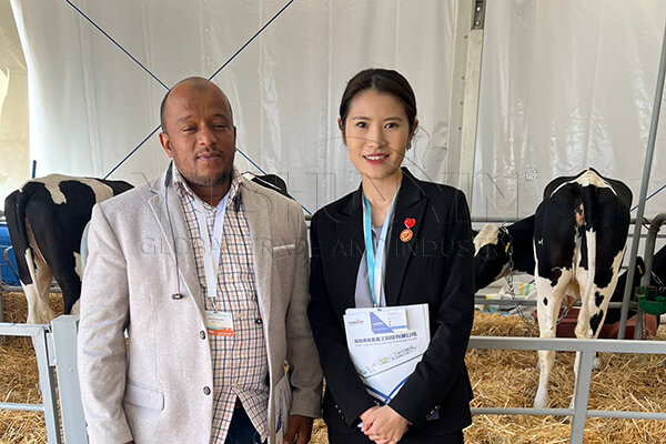Visite de terrain d'un site de production d'engrais à base de bouse de vache au Maroc