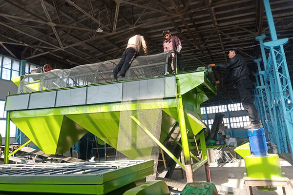 installation d'un machine criblage des granulés fumier vache