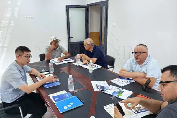 discuter du projet d'engrais à base de fumier de poulet avec le personnalisateur Tunisie
